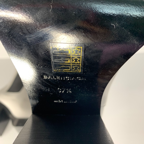 Balenciaga Leather Chelsea Boots White - Picture 4 of 8